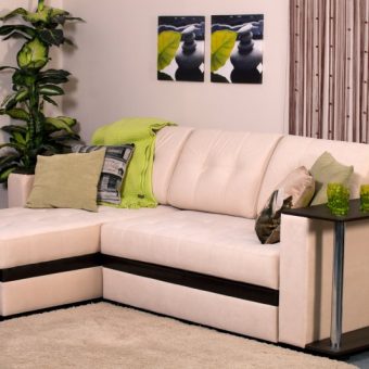 Как выбрать прямой диван: надежный и удобный