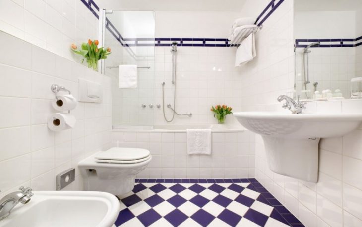 интерьер белых ванных комнат