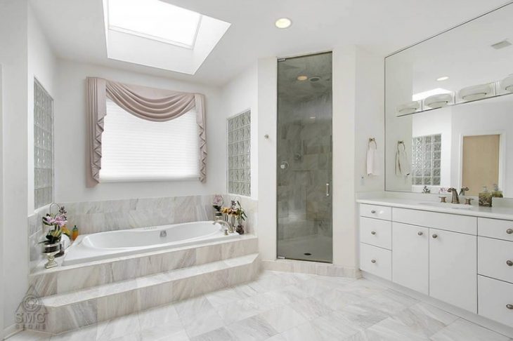 белая ванная комната дизайн фото