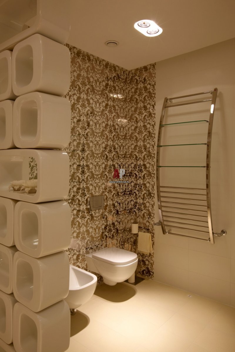 Ванная комната с перегородкой для туалета