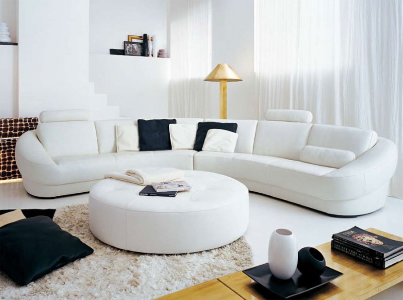 дизайн интерьера с угловым диваном