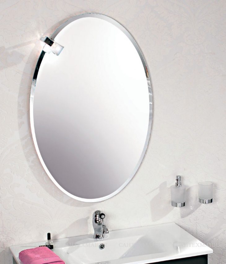 Современное зеркало в ванную комнату