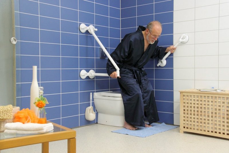 Приспособление в ванну для пожилых людей фото