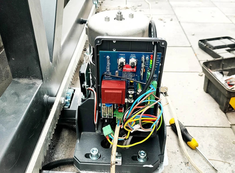 Автоматика для відкатних воріт